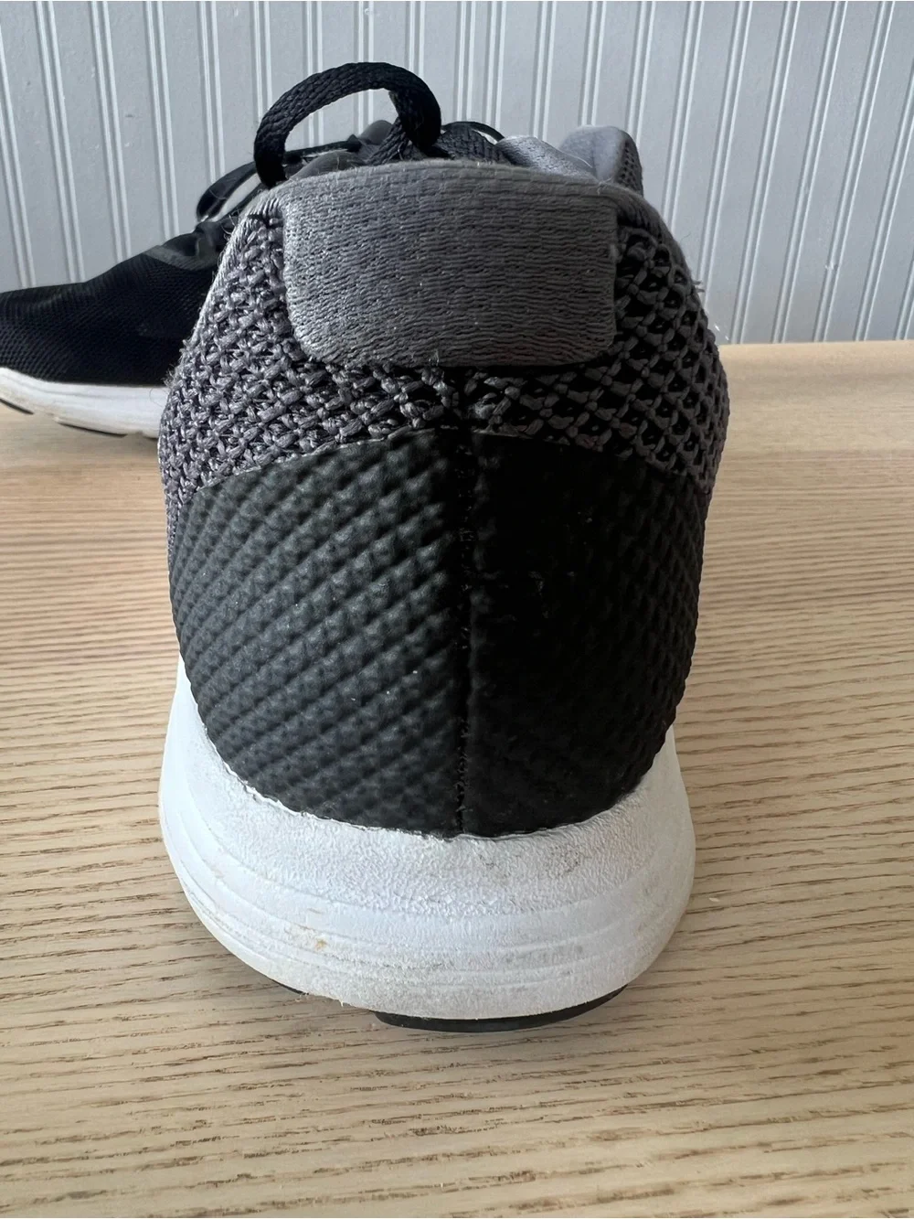 Nike Revolution 3 Men’s sneaker / Black, white & gray / Size: 10 / Lifestyle